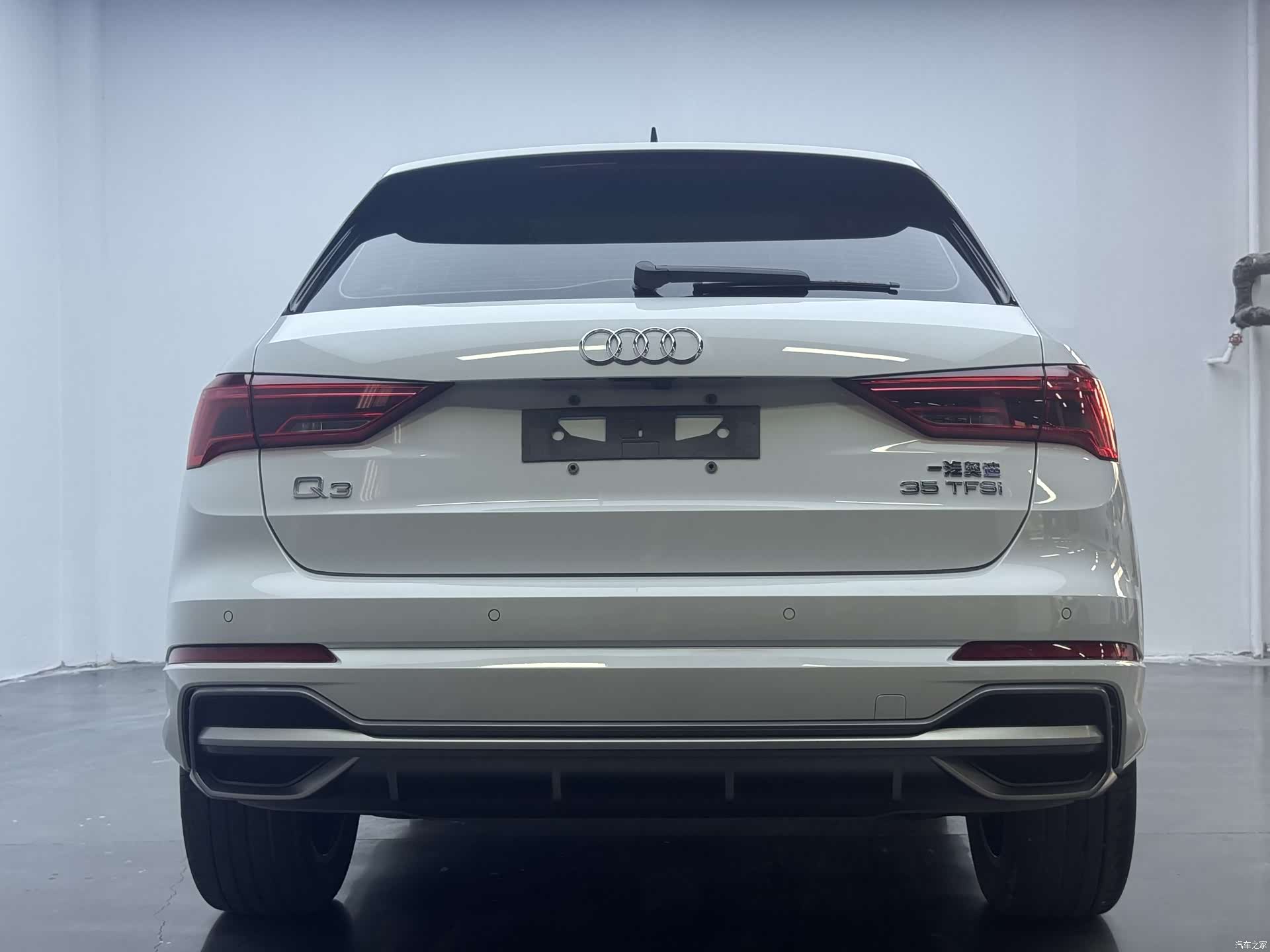 Audi Q3, 2023 4