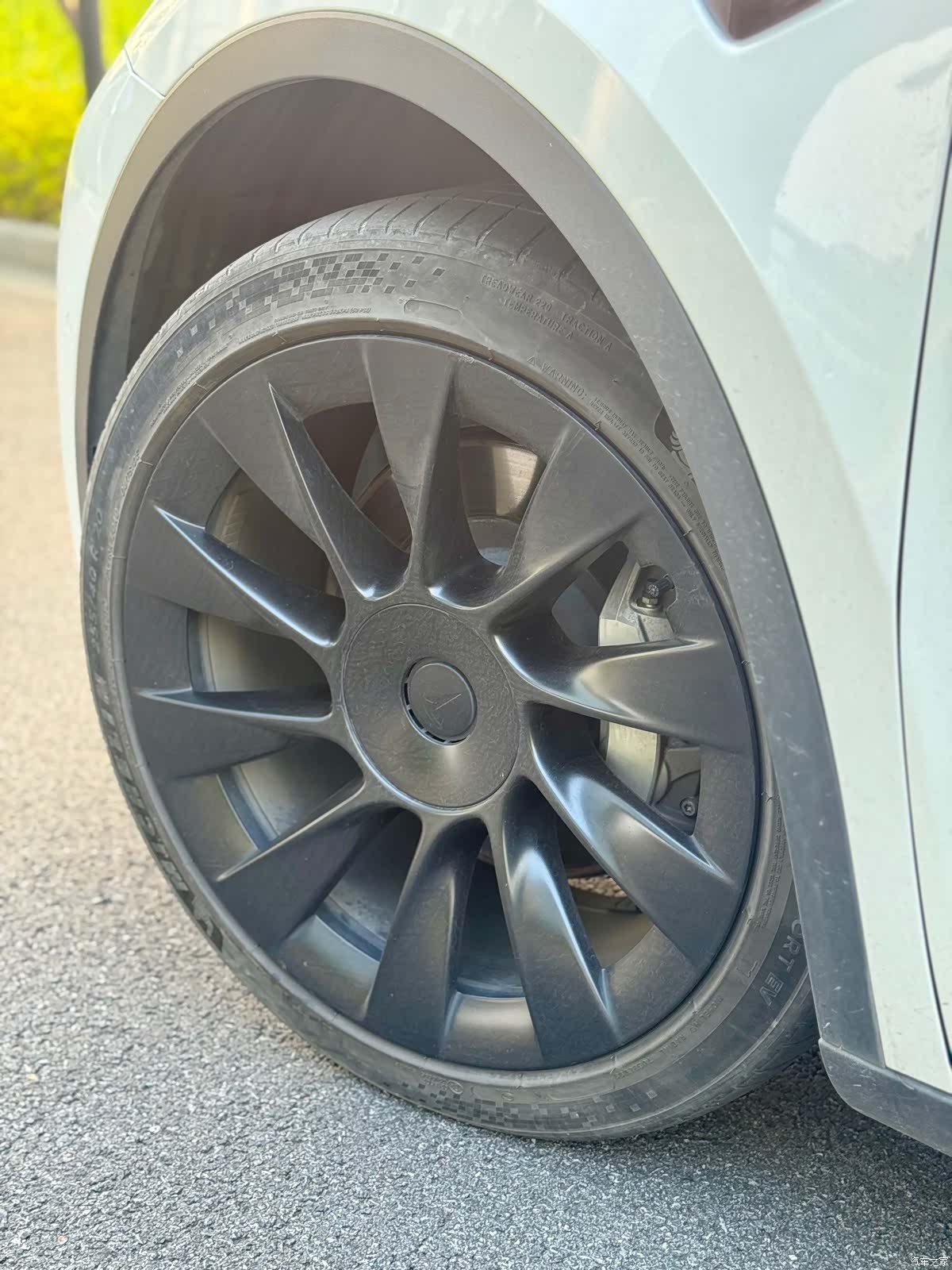 Tesla Model Y, 2021 4
