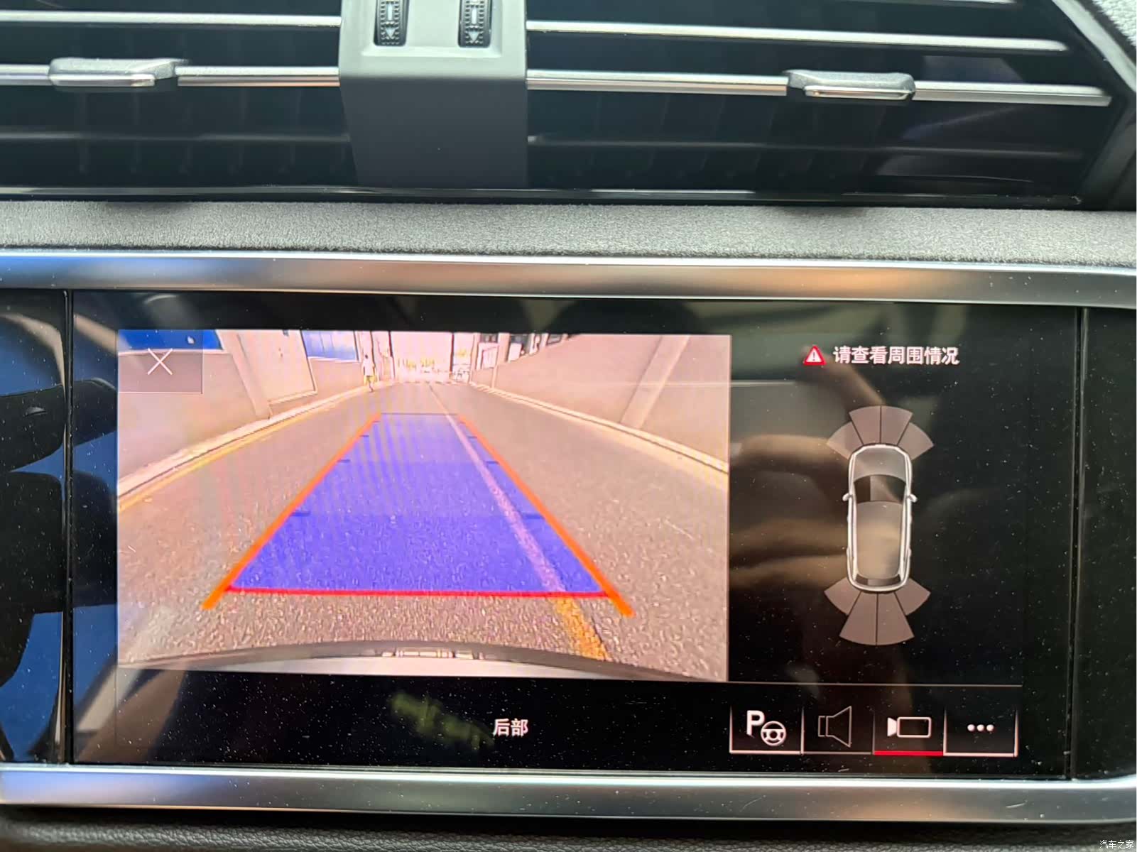 Audi Q3, 2022 13