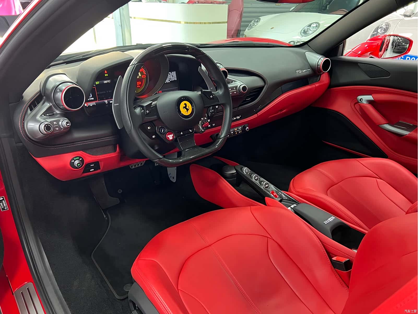 Ferrari F8, 2023 7
