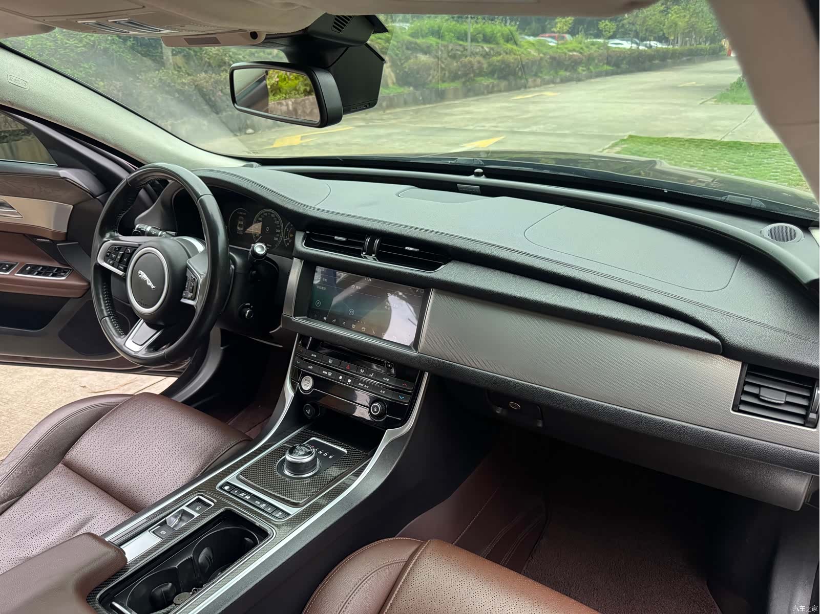 Land Rover XFL, 2017 10