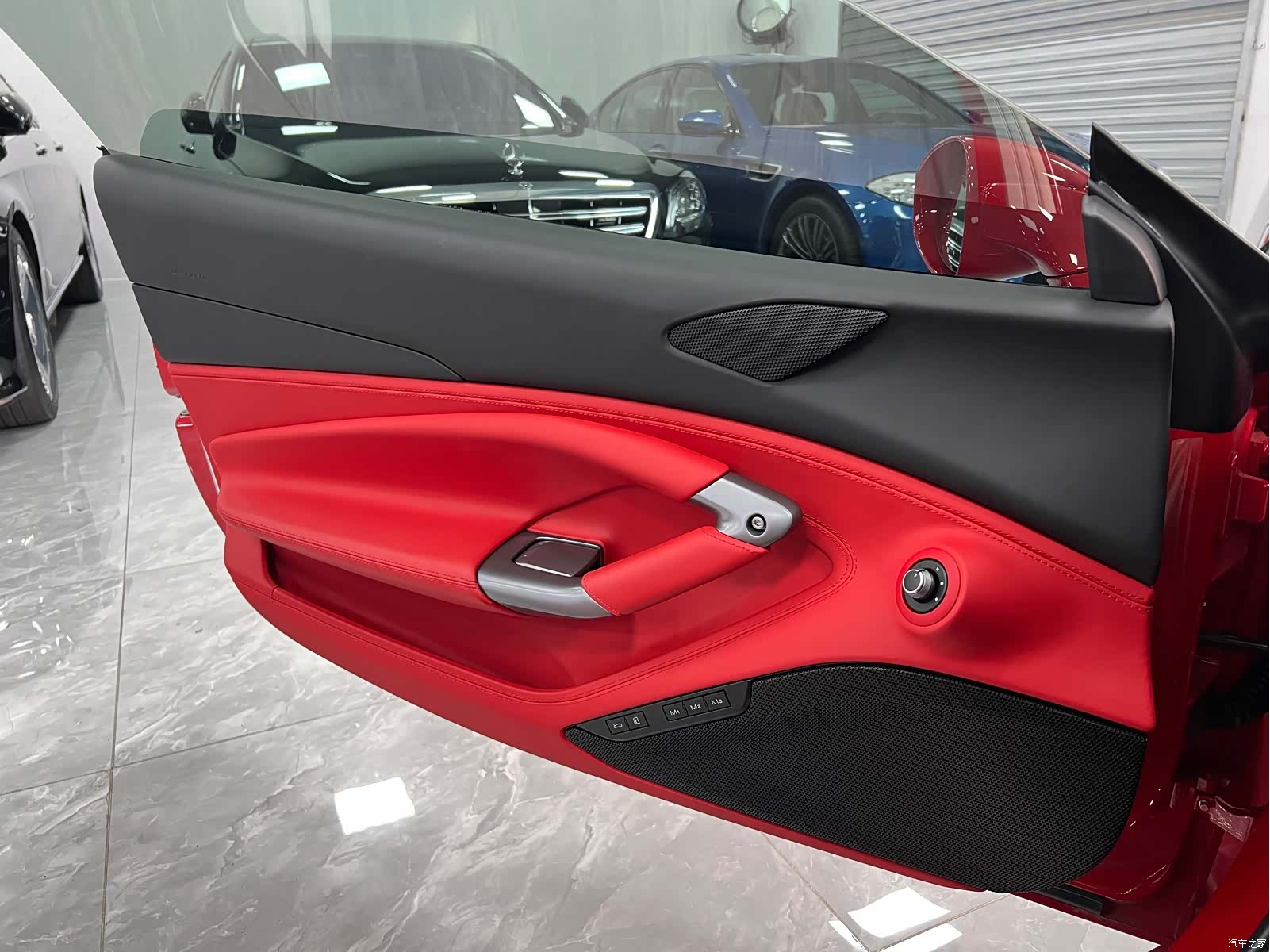Ferrari F8, 2023 13