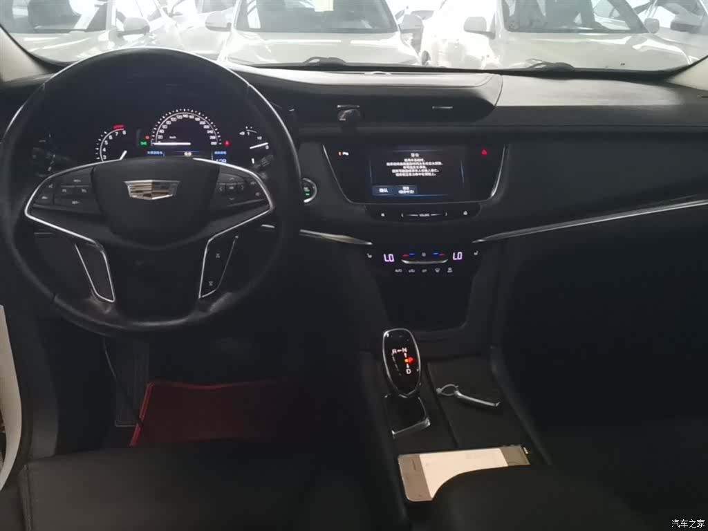 Cadillac XT5, 2017 10
