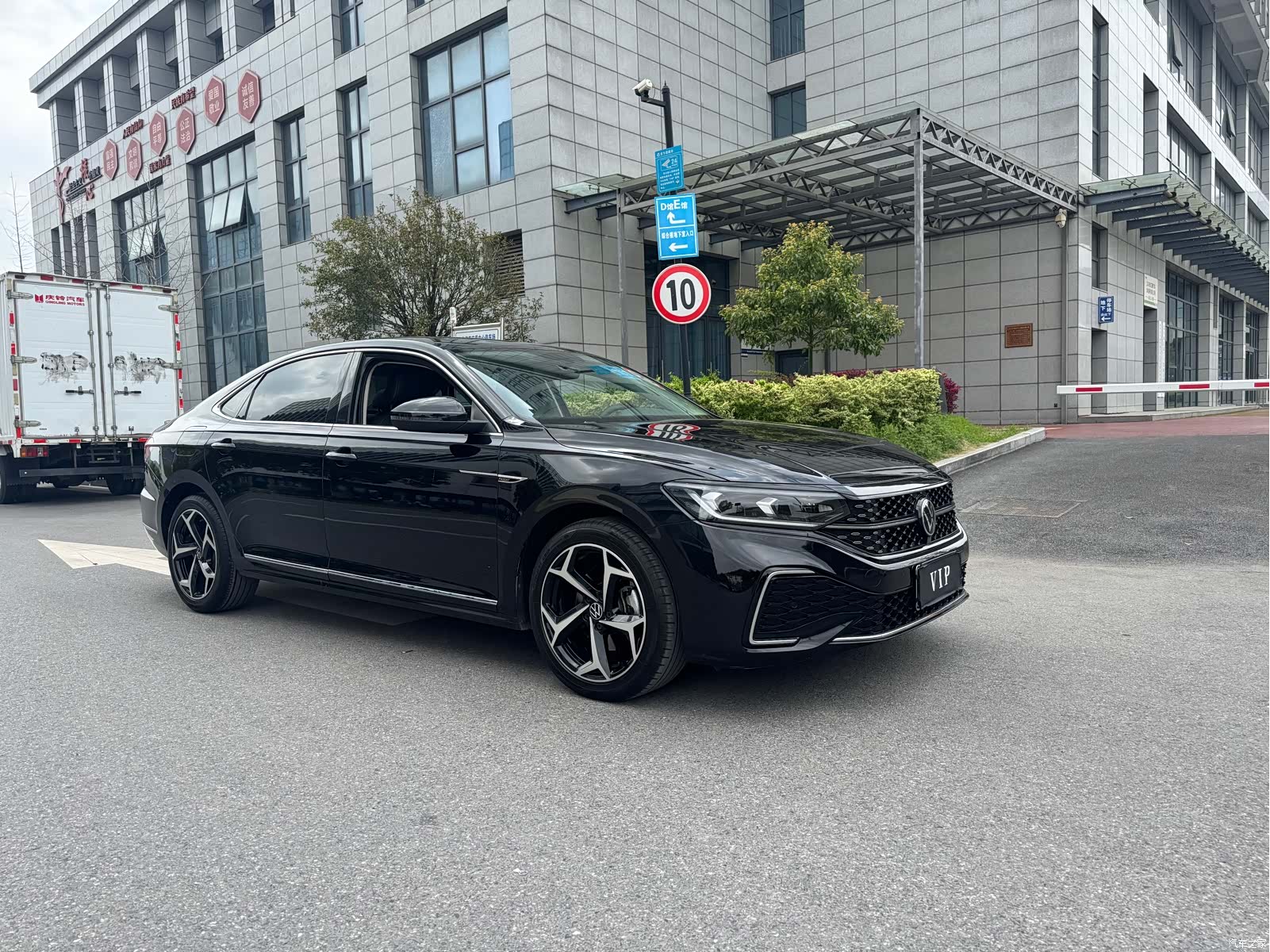 Volkswagen Passat, 2023 4