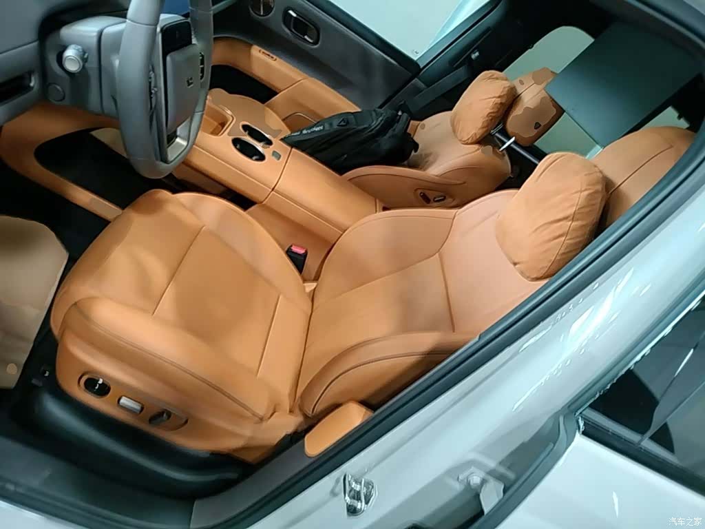 Li Auto i8, 2025 15