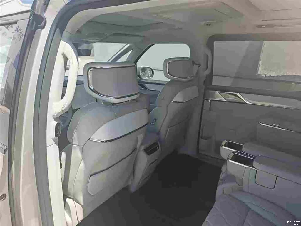 Volvo EM90, 2024 все фото