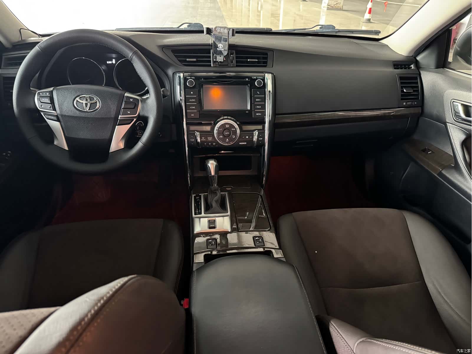 Toyota 2.5V, 2016 8