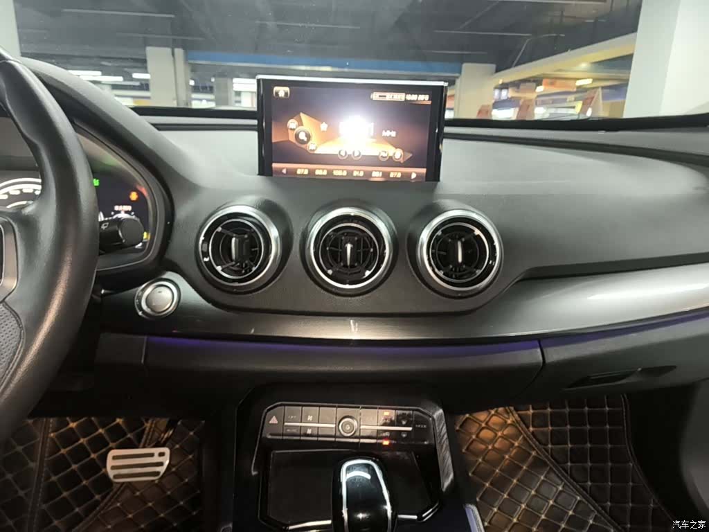 WEY VV7, 2019 13