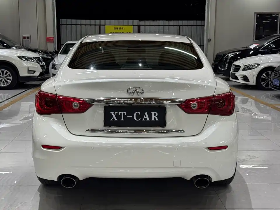 Infiniti Q50L