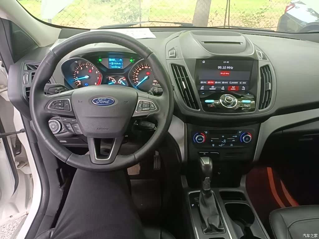 Ford Kuga, 2017 10