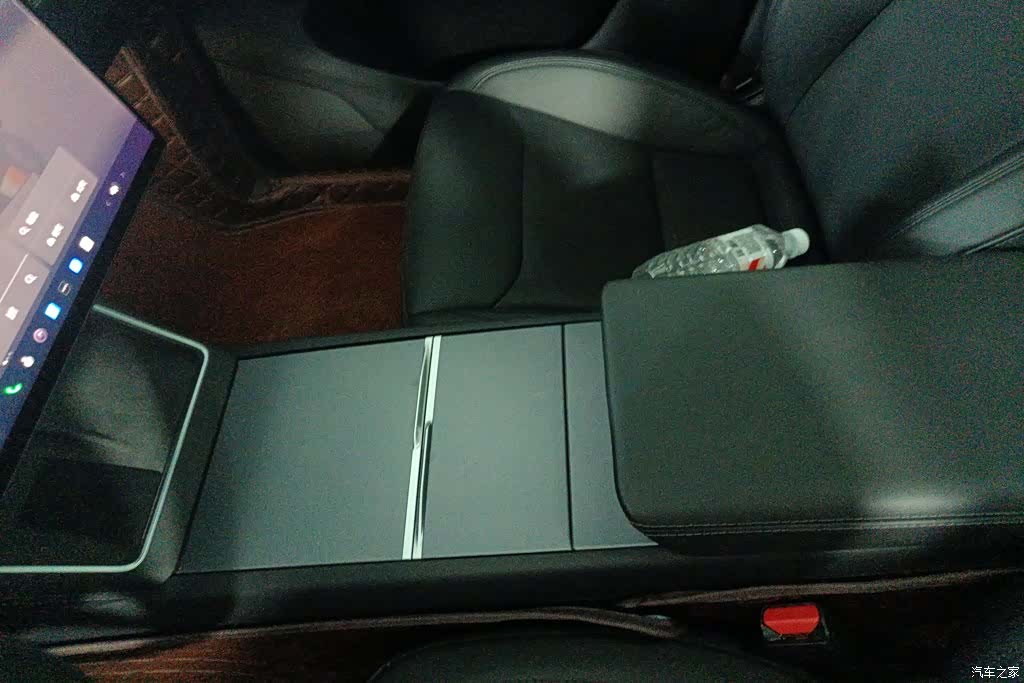 Tesla Model Y, 2026 16