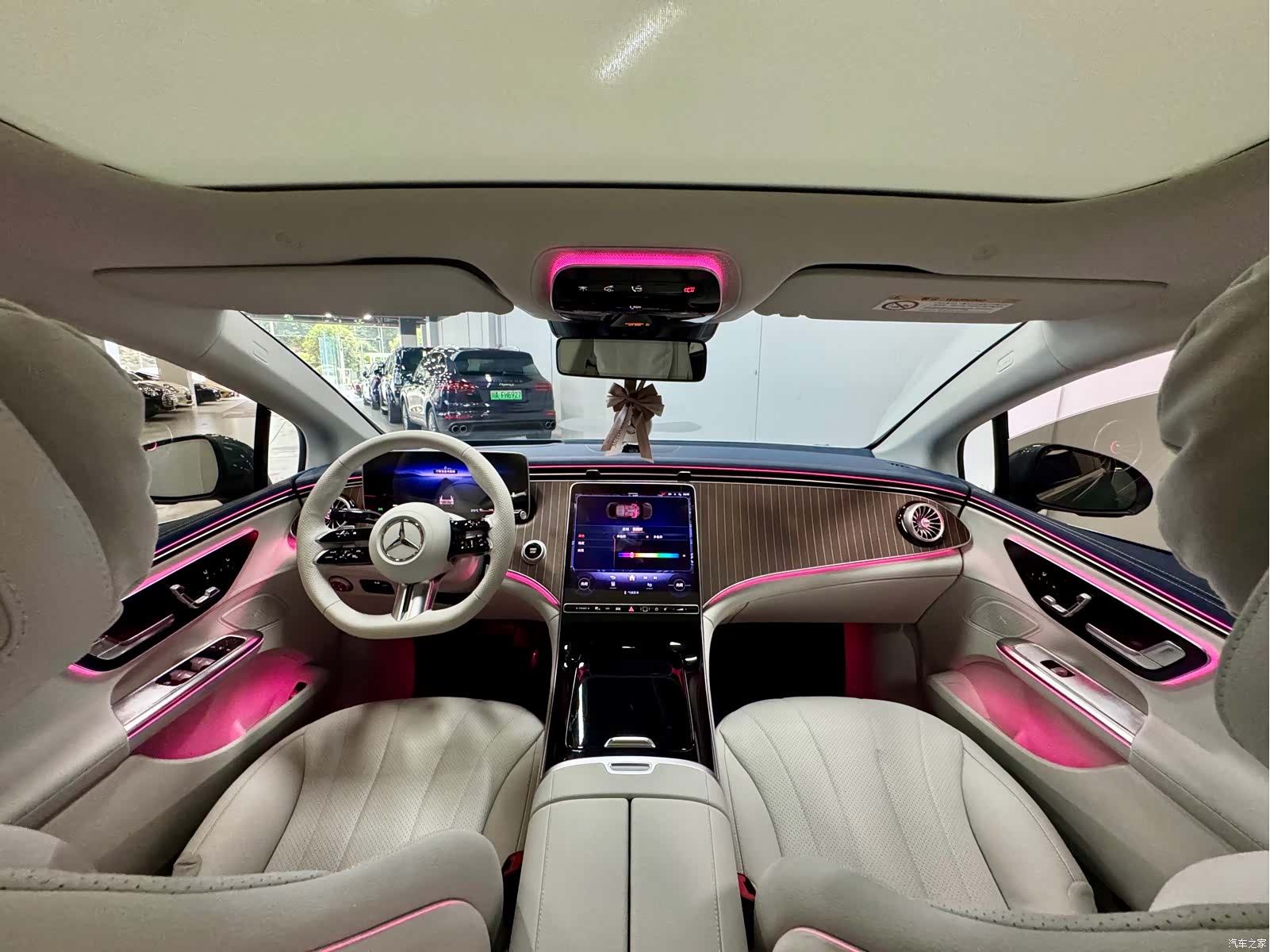 Mercedes-Benz EQE, 2025 9
