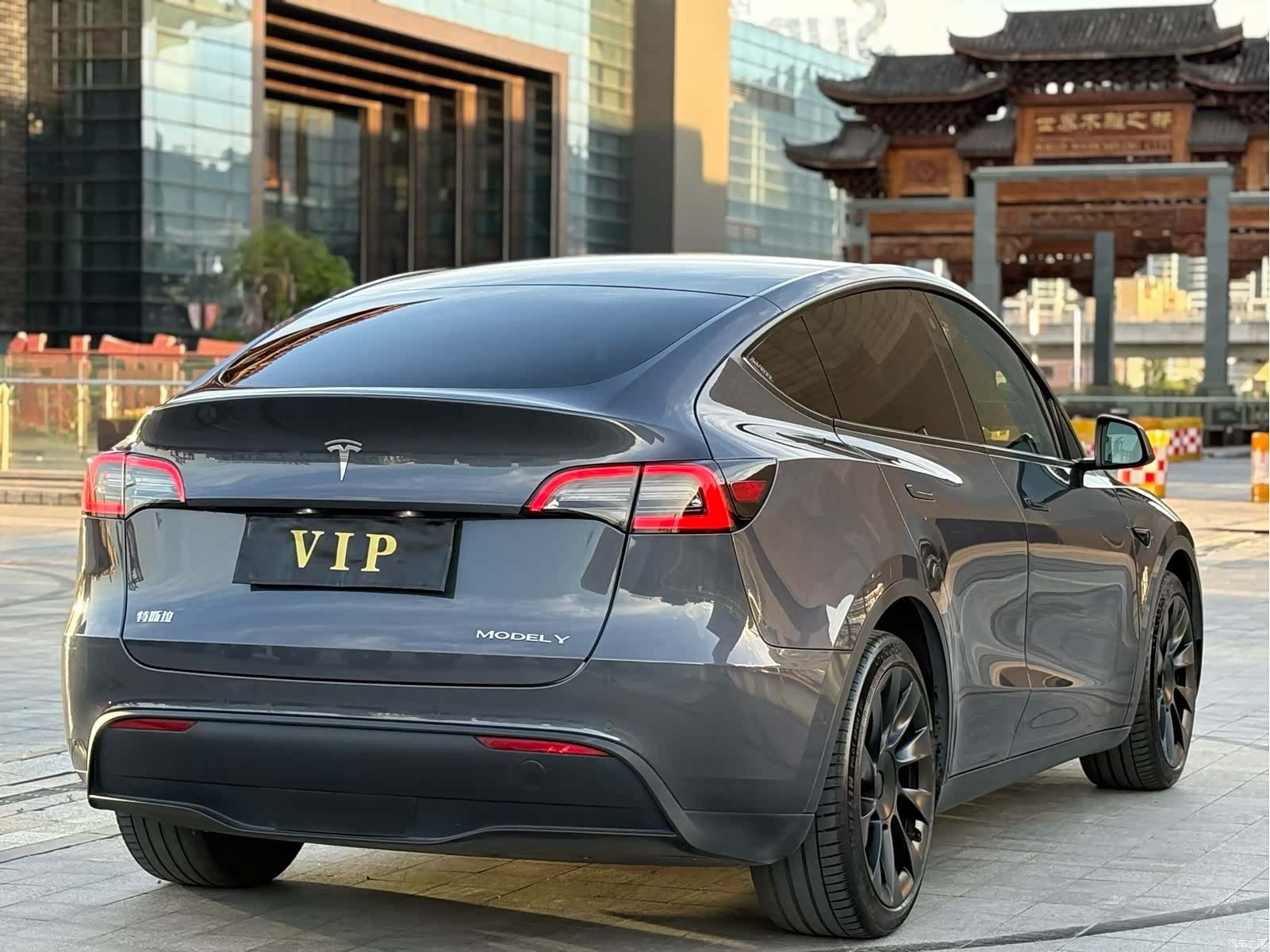 Tesla Model Y, 2021 все фото