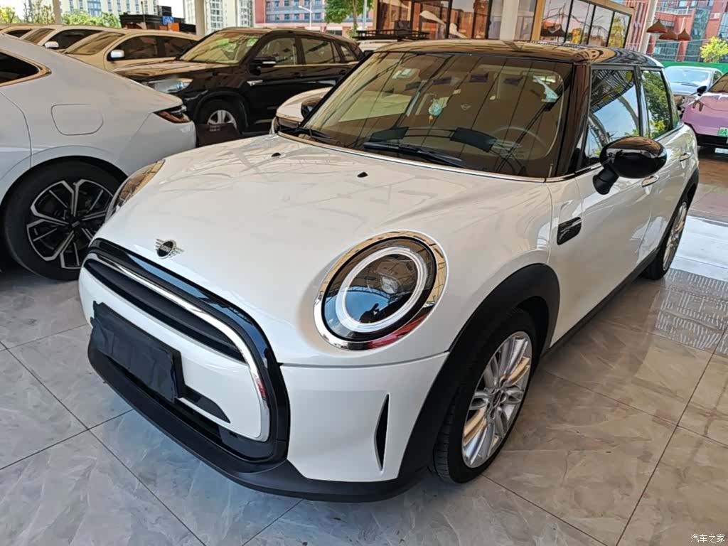Mini Cooper, 2023 1
