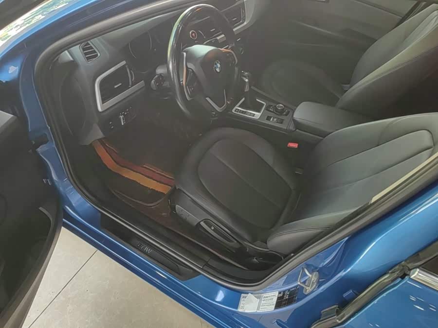 BMW 1 Series 2018, фото 16