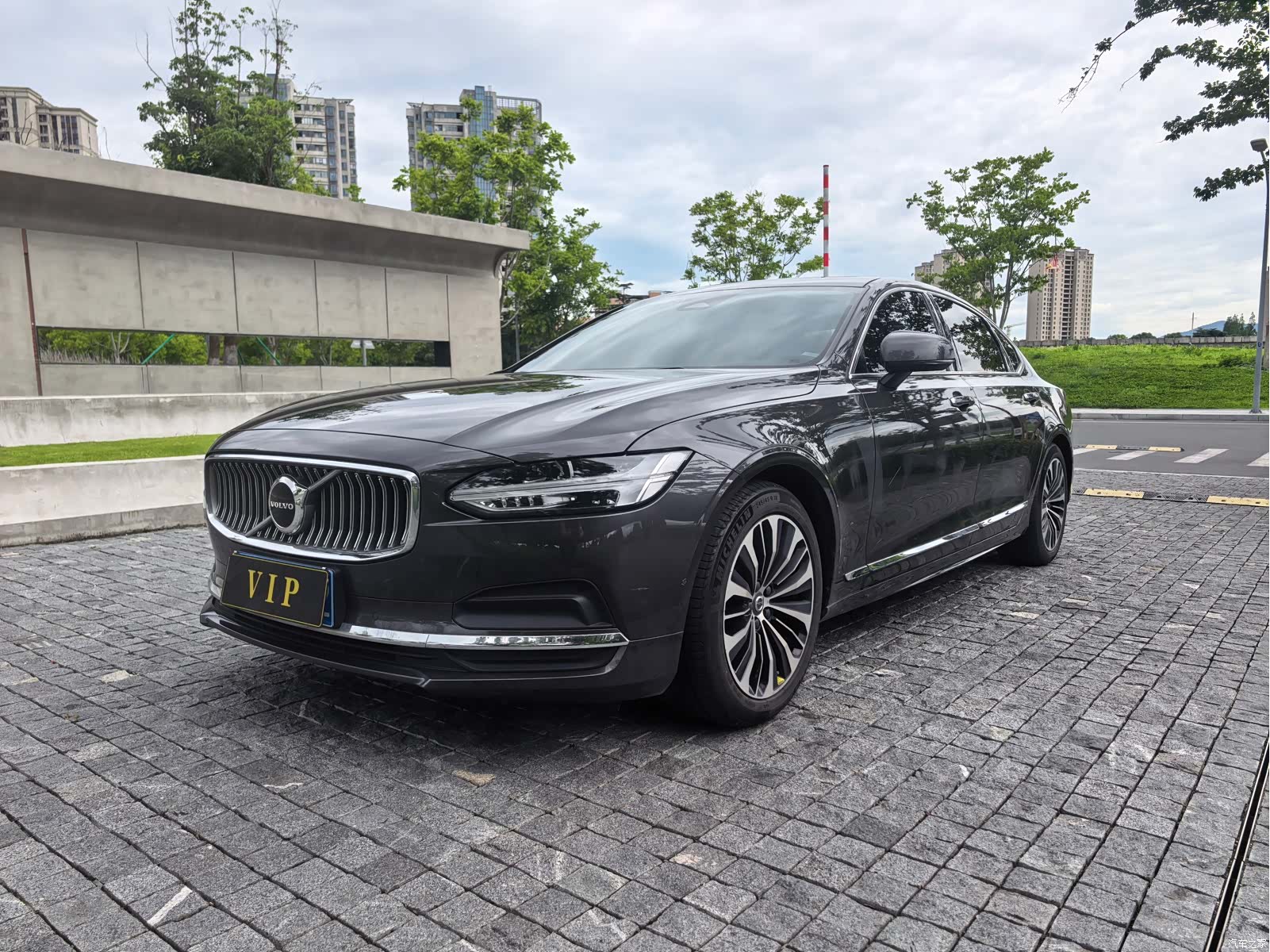 Volvo S90