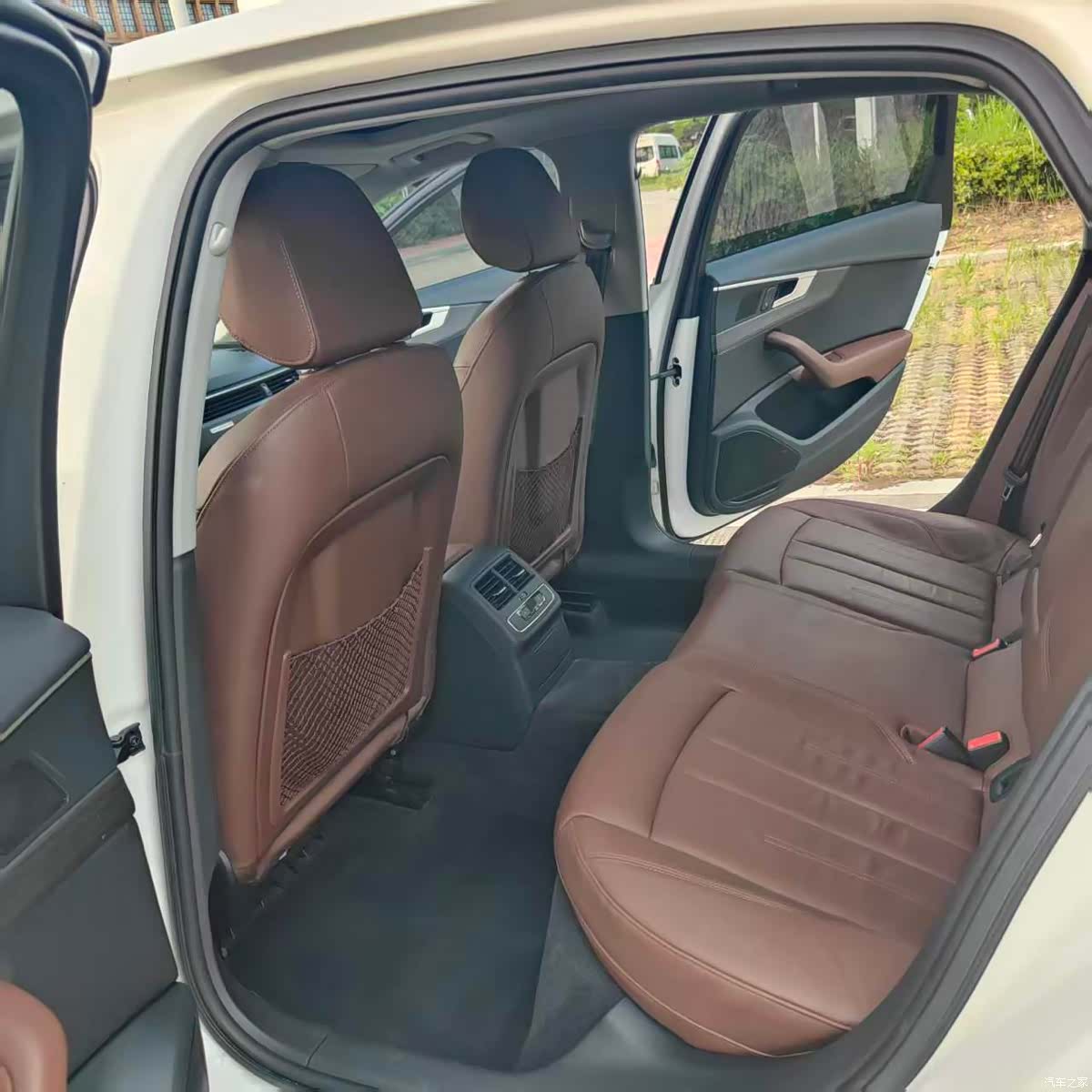 Audi A4L, 2017 11