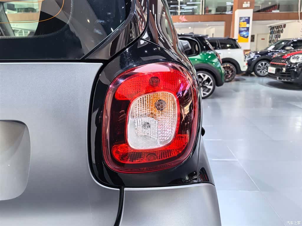 Smart Fortwo, 2019 18