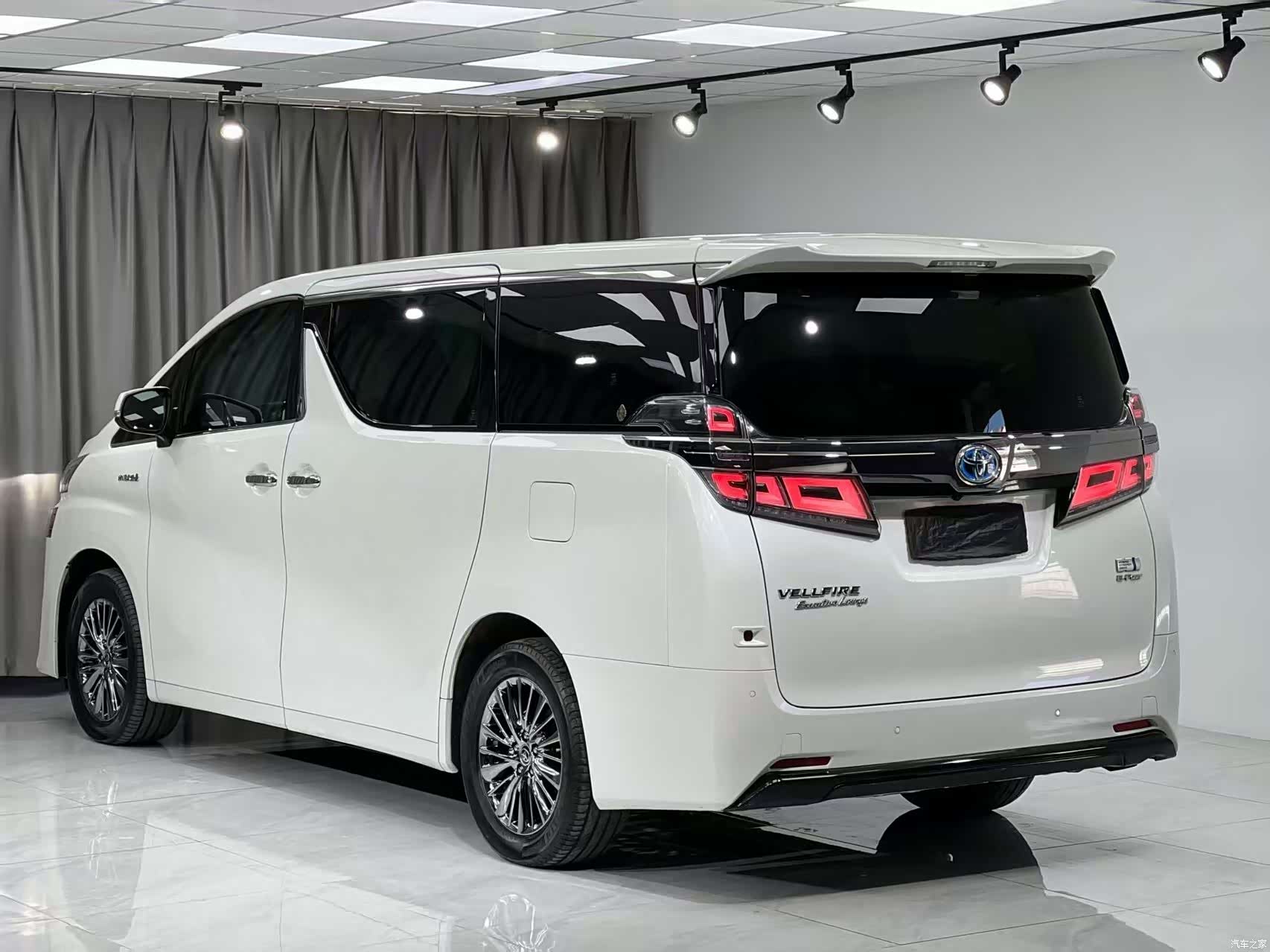 Toyota Vellfire, 2020 10