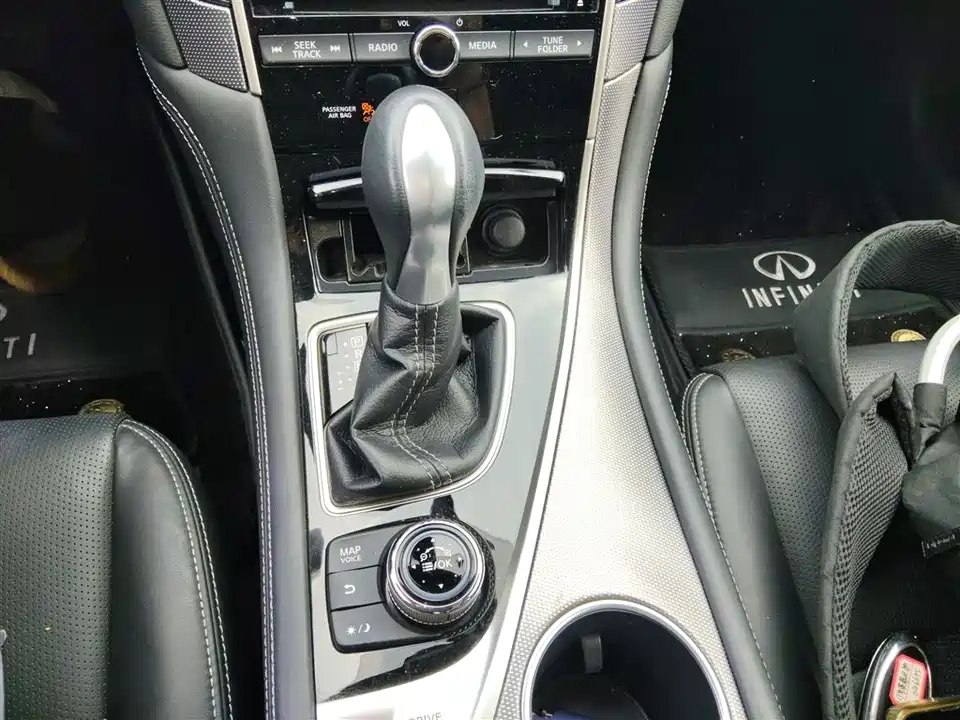 Infiniti Q50L