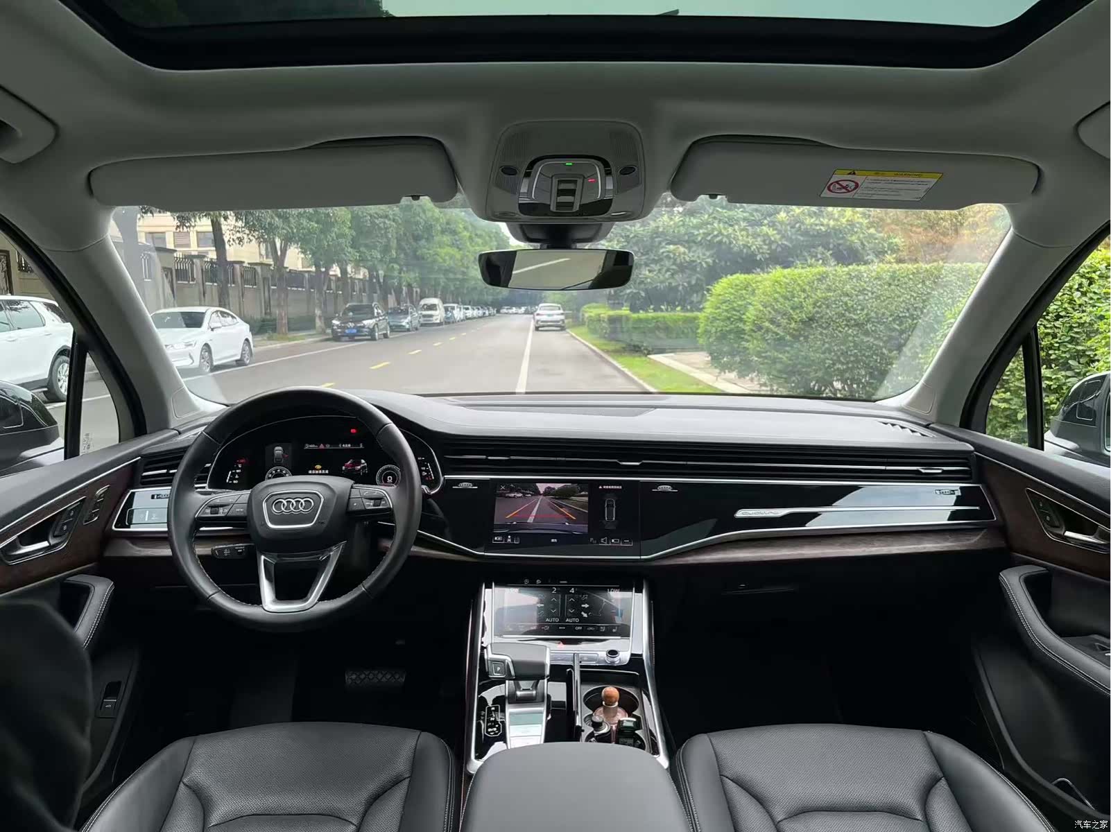 Audi Q7, 2025 9