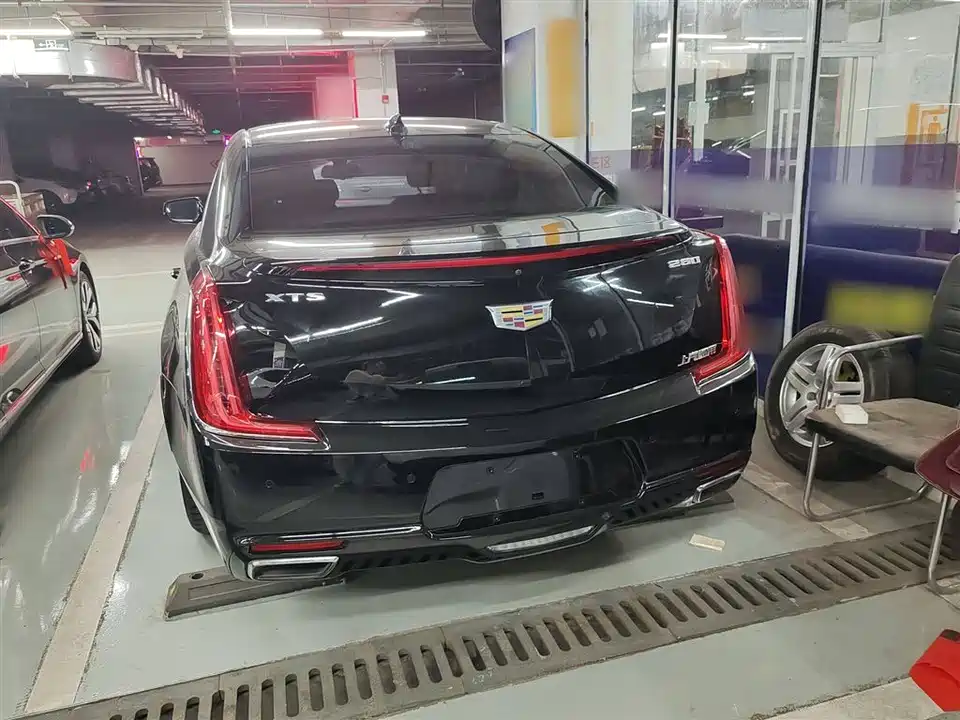 Cadillac XTS