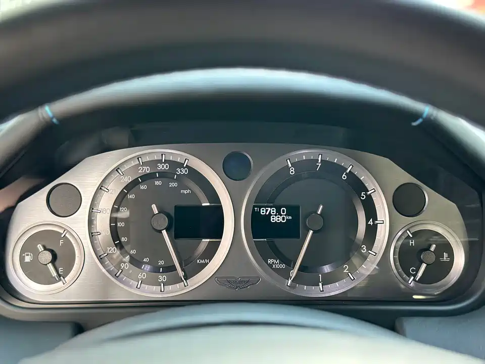 Aston Martin V8 Vantage