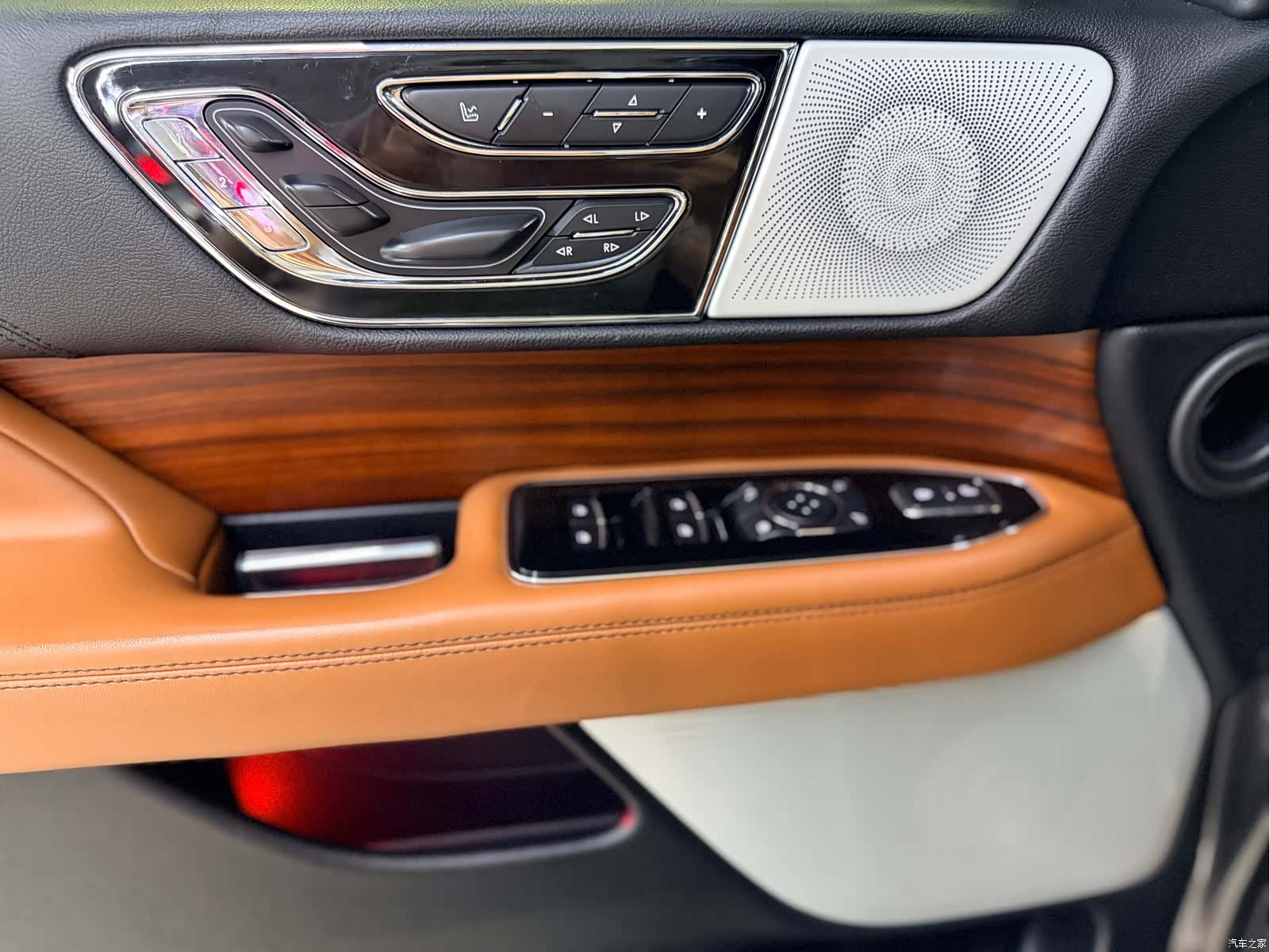 Lincoln Navigator, 2018 4
