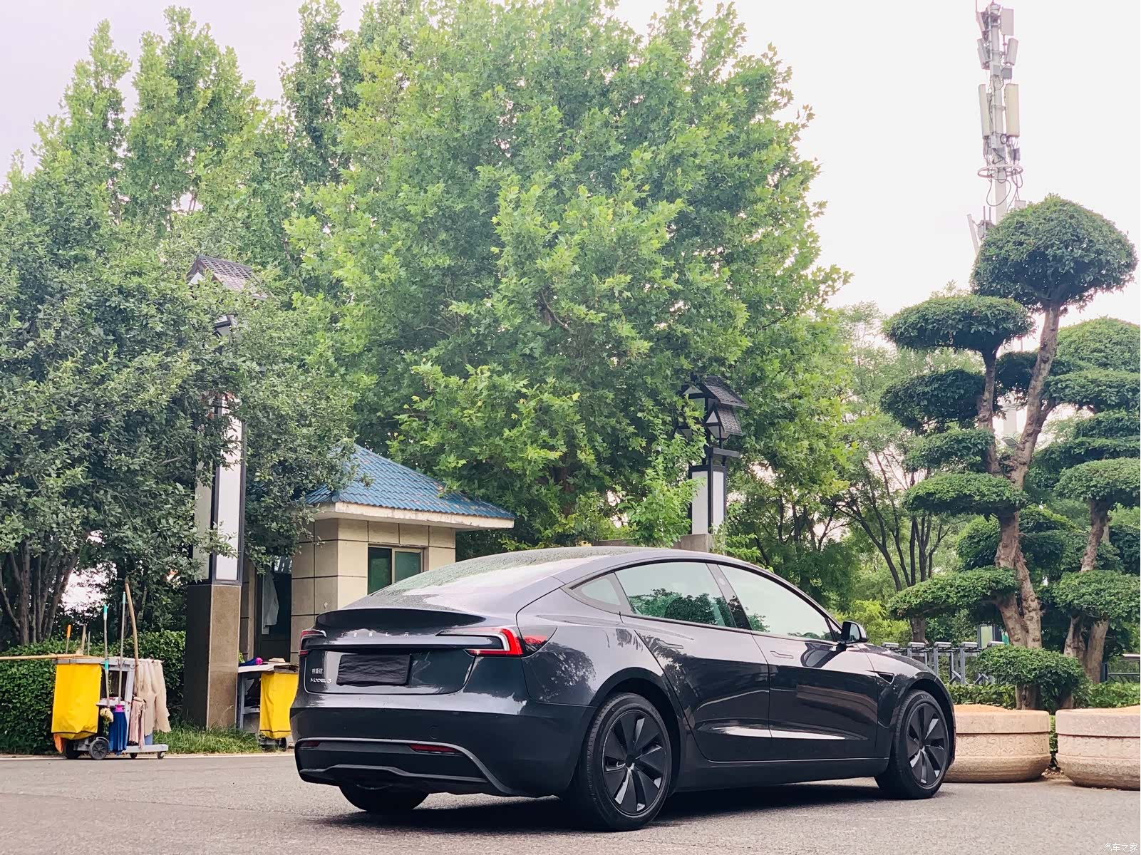 Tesla Model 3, 2024 21