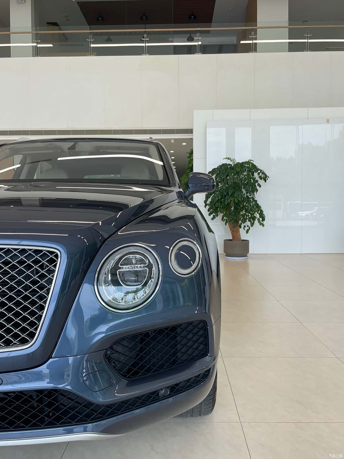 Bentley Bentayga, 2017 4