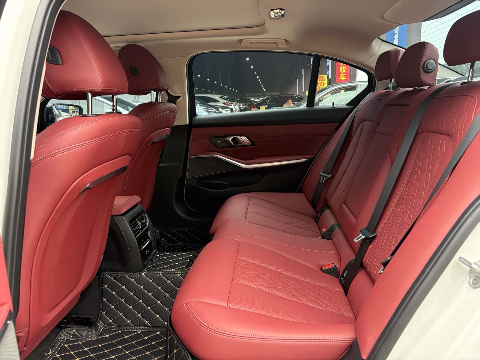 BMW 3 Series, 2025 11
