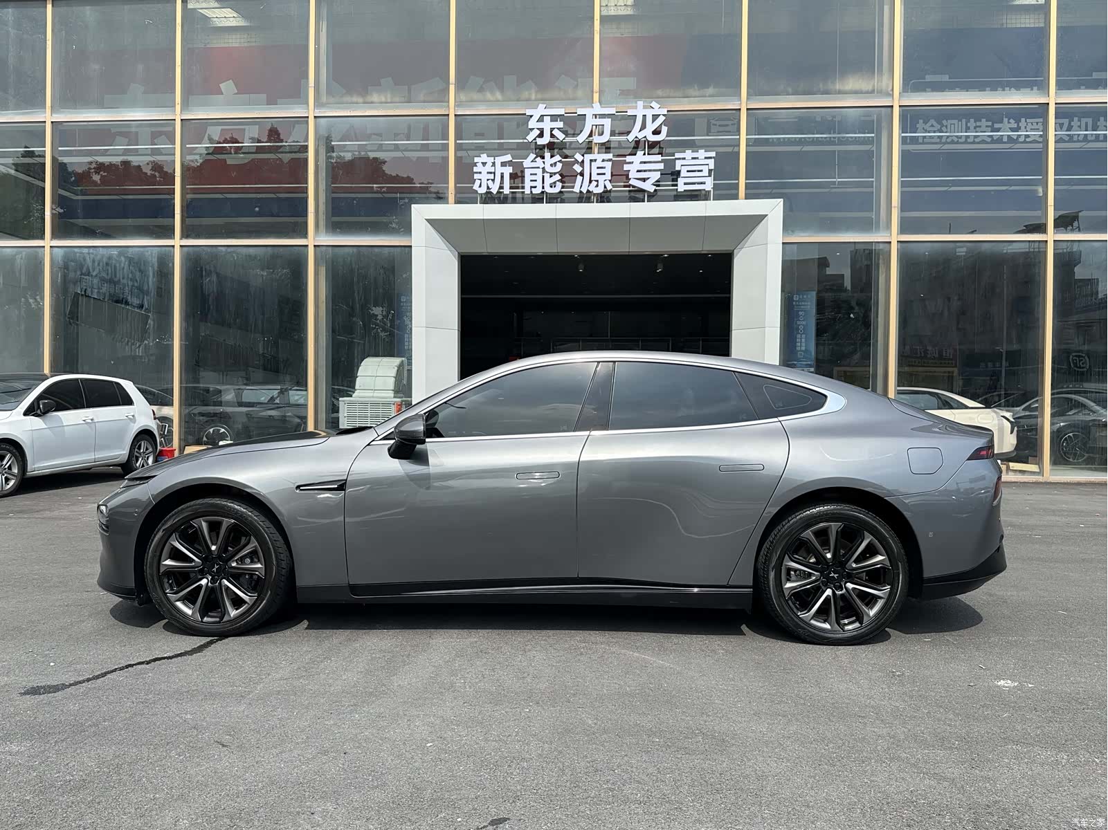 Xpeng P7, 2022 4
