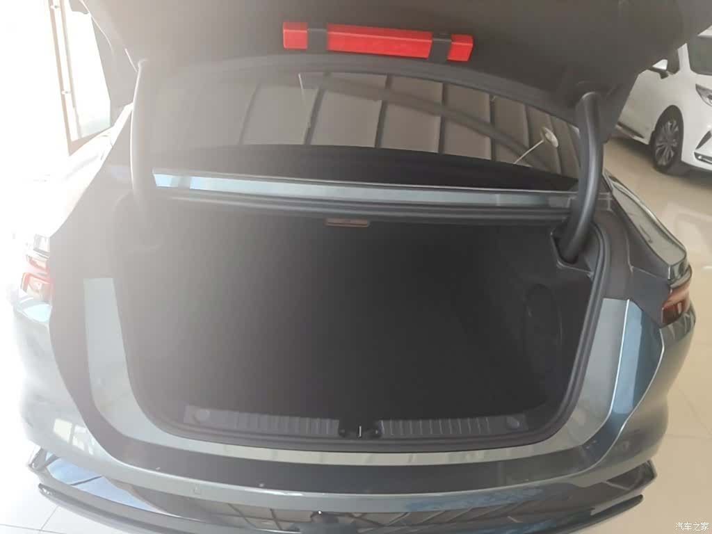 BYD Han, 2025 19