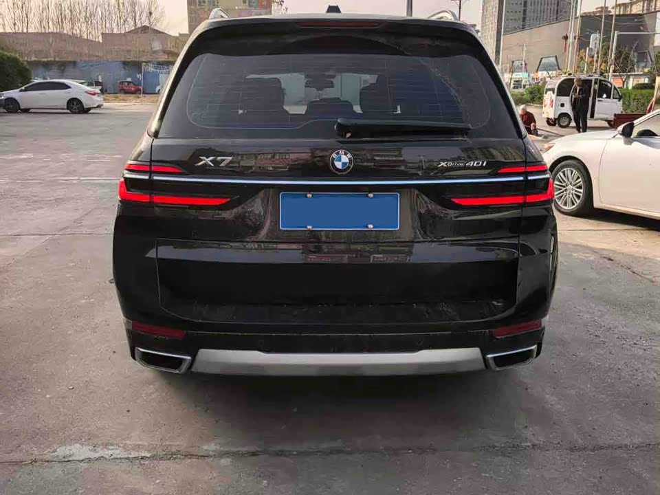 BMW X7