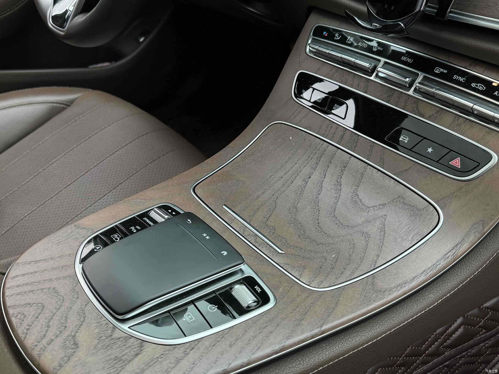 Mercedes-Benz E-Class, 2023 12