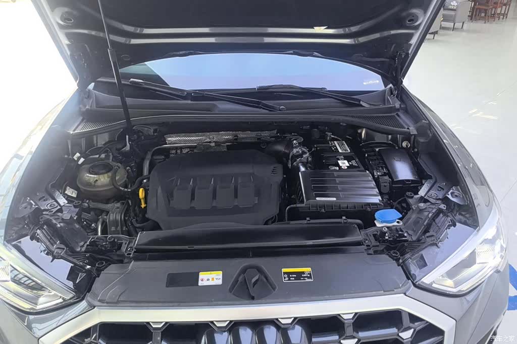 Audi Q3, 2022 10