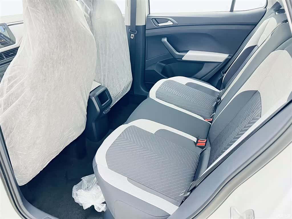 Volkswagen Tharu, 2026 10