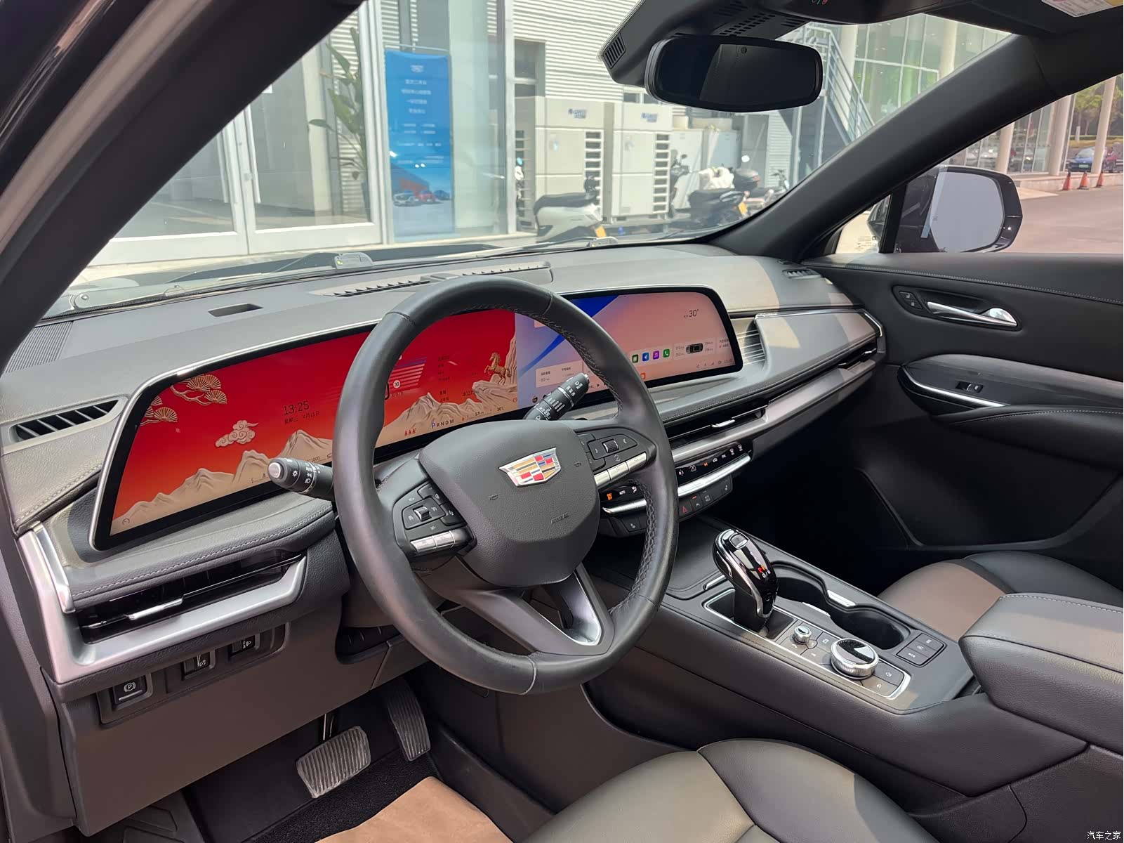 Cadillac XT4, 2023 все фото