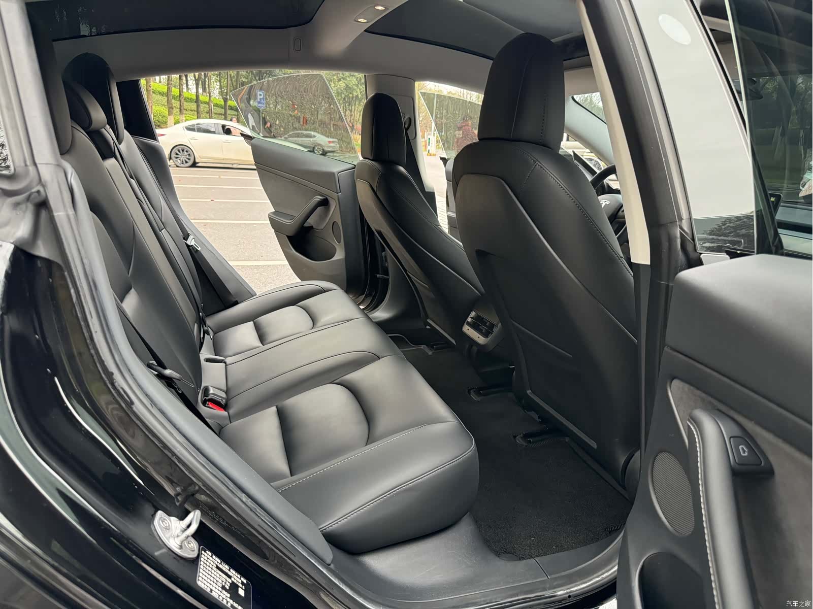 Tesla Model 3, 2023 10