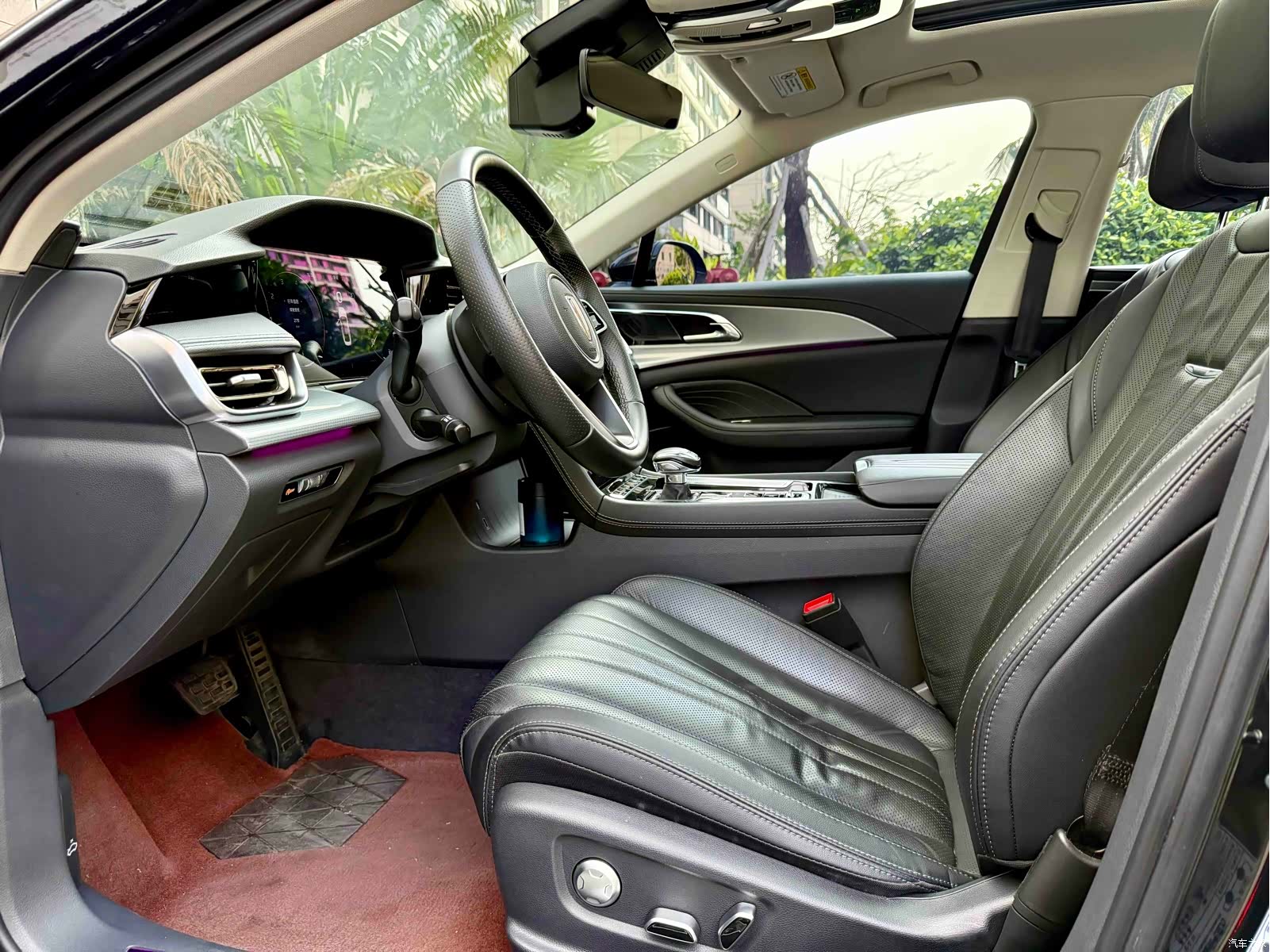 Hongqi H5, 2022 4