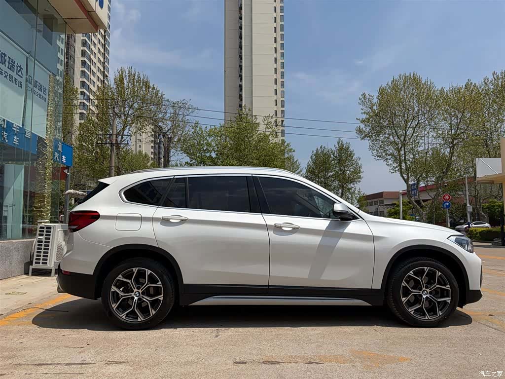 BMW X1, 2022 все фото