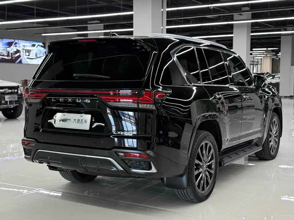 Lexus LX