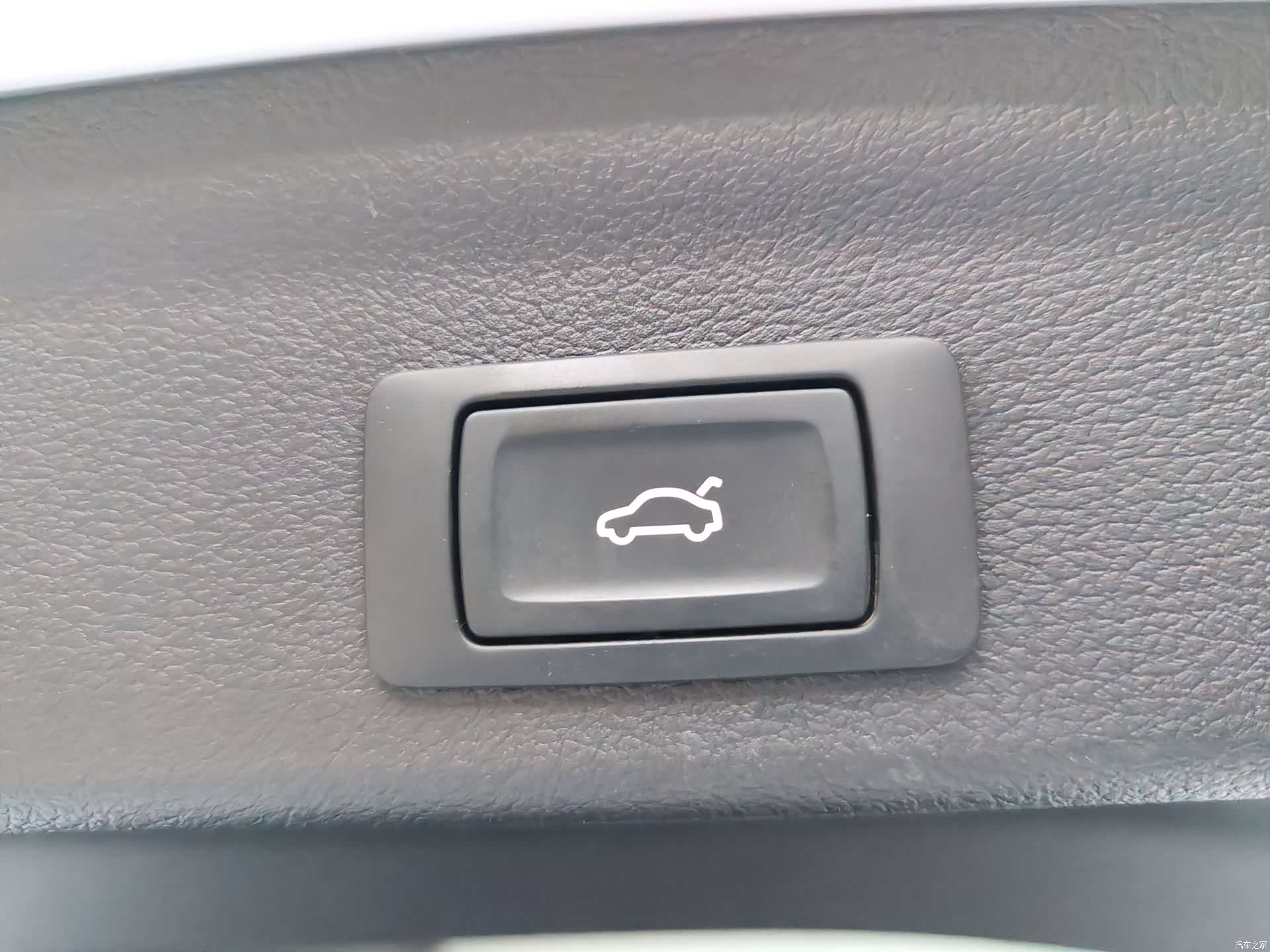 Audi Q3, 2022 10
