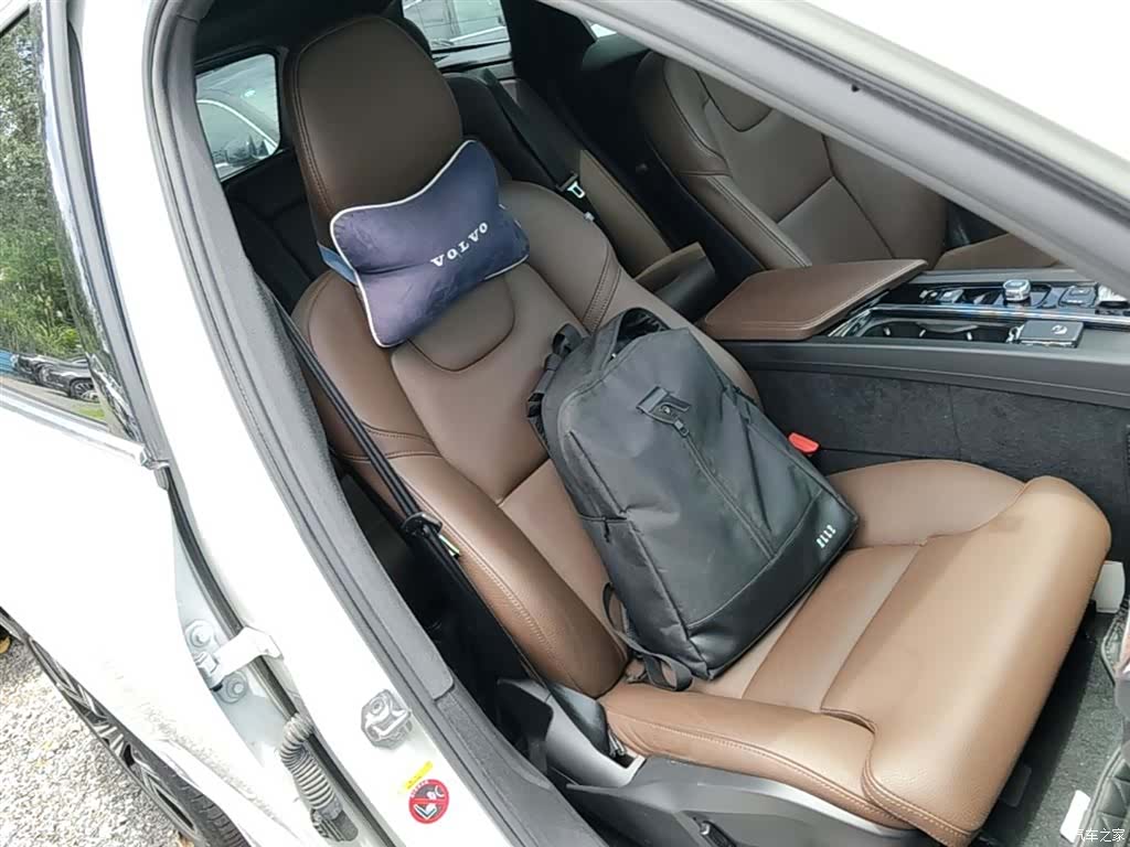 Volvo XC60, 2021 25