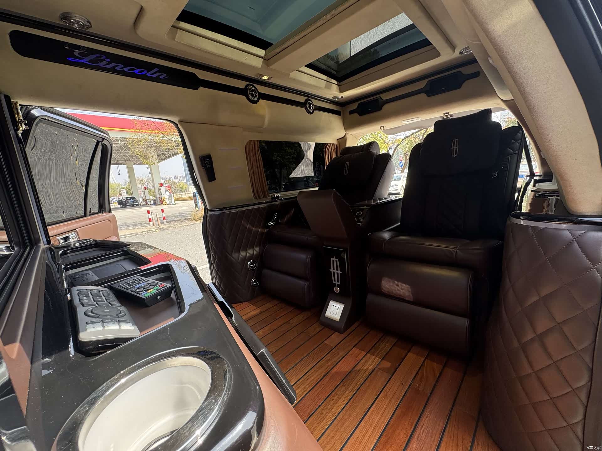 Lincoln Navigator, 2018 9