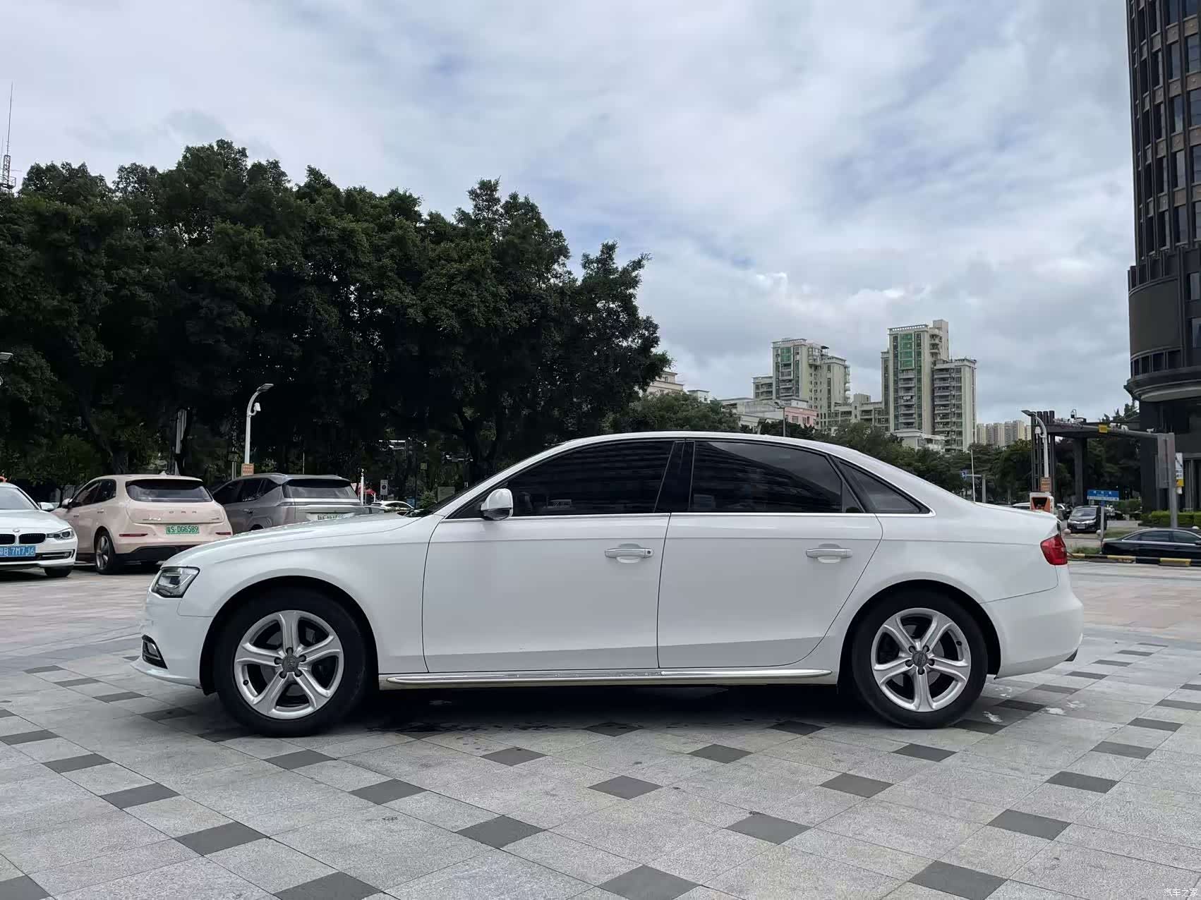 Audi A4L, 2016 11