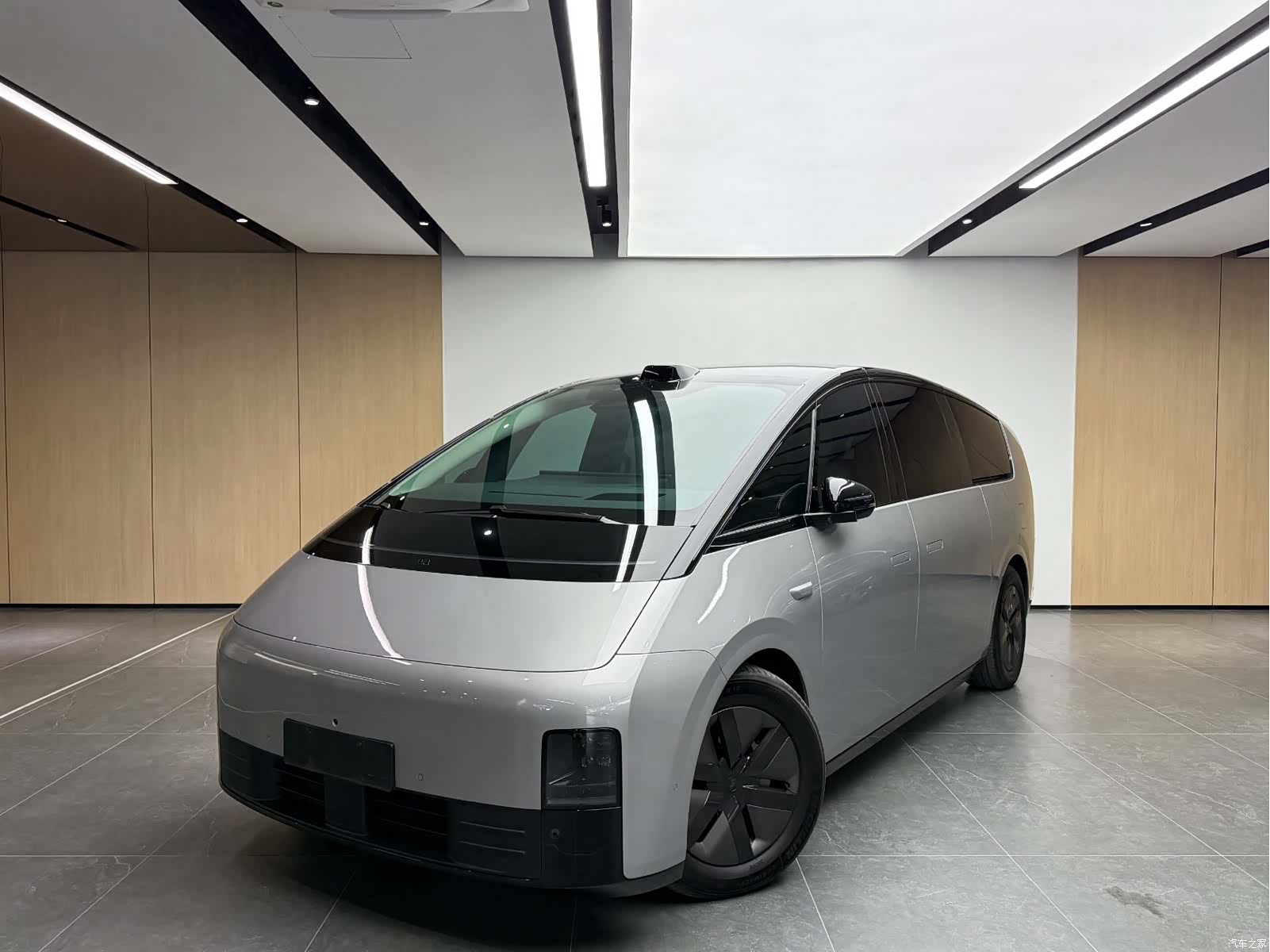 Li Auto MEGA, 2024 1