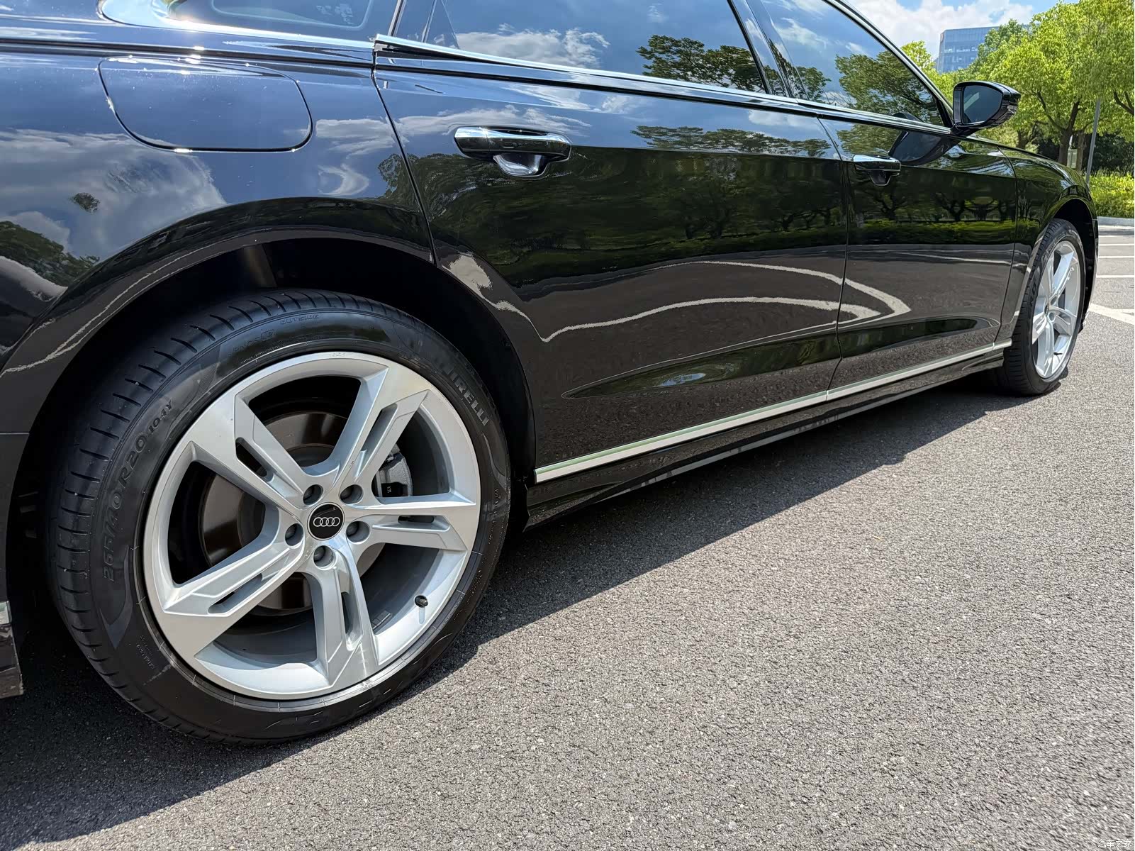 Audi A8L, 2023 25