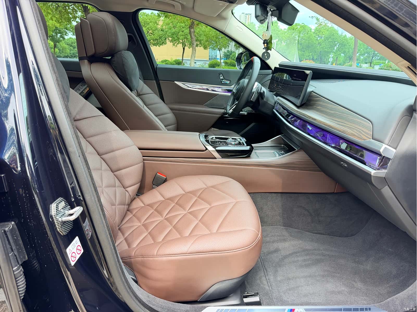 BMW 7 Series, 2024 11