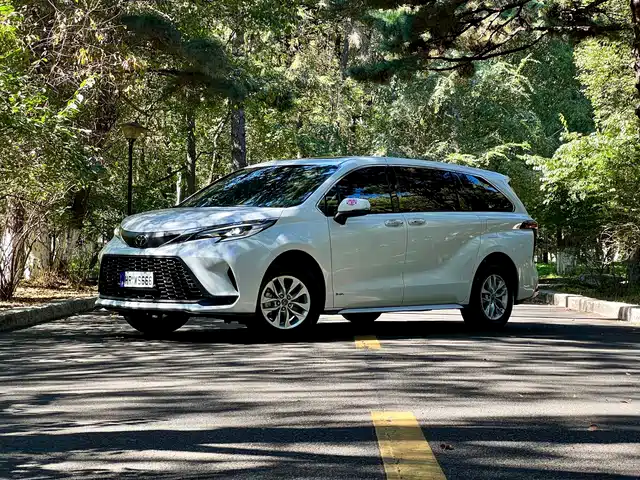Toyota Granvia 2025 — купить из Китая под заказ